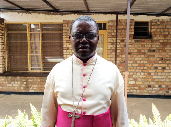 Musenyeri Céléstin Hakizimana ashimirwa uruhare yagize mu kurokora abahigwaga