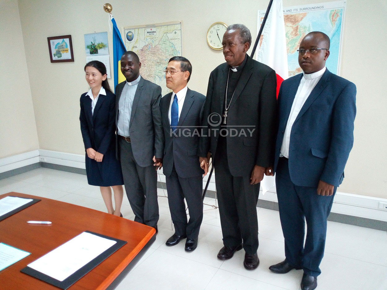 Musenyeri Smaragde Mbonyintege na we yitabiriye uyu muhango