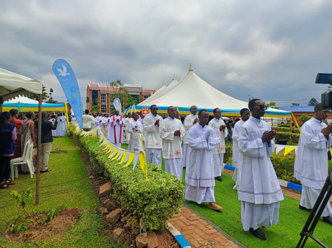 Abapadiri benshi babarirwa muri 300 bitabiriye ibi birori