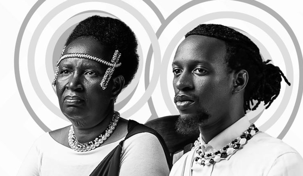 Ruti Joel hamwe na nyirakuru Musomandera, ari na we yitiriye Album