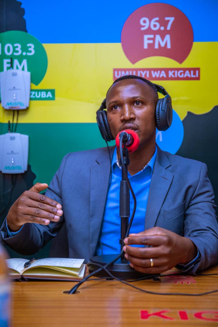 Musonera avuga ko umwarimu akeneye gushyira imbaraga mu kwigira kuri bagenzi be