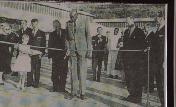 Umwami Mutara III Rudahigwa ataha uruganda rwa Bralirwa 