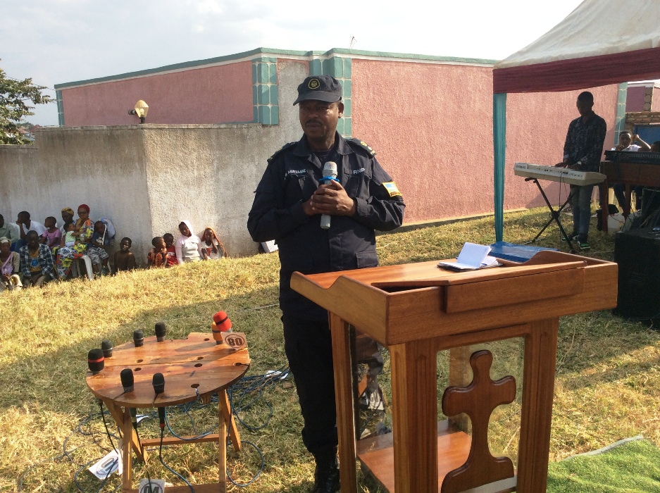 SSP Mutembe yabwiye urubyiruko ko ibiyobyabwenge birwangiza kandi ababikoresha iyo bafashwe babihanirwa bikomeye