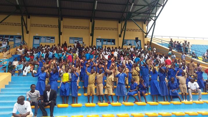 Mwanukundwa ifasha abana kwiga amashuri abanza n'ayisumbuye.