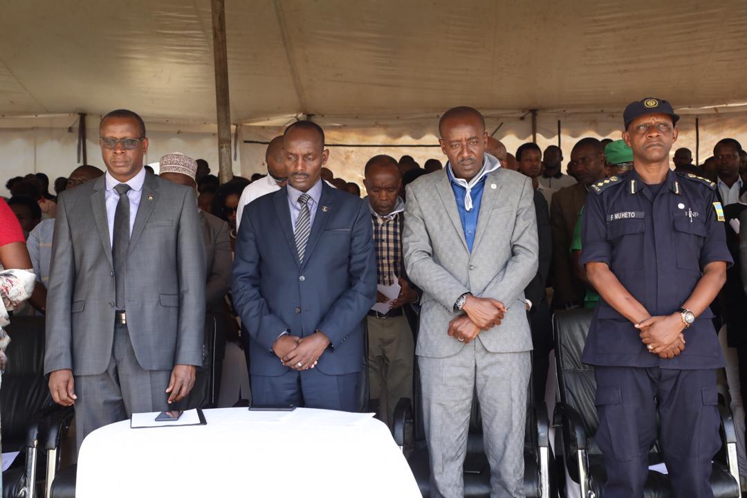 Abayobozi mu nzego zitandukanye bitabiriye umuhango wo kwibuka i Mwulire