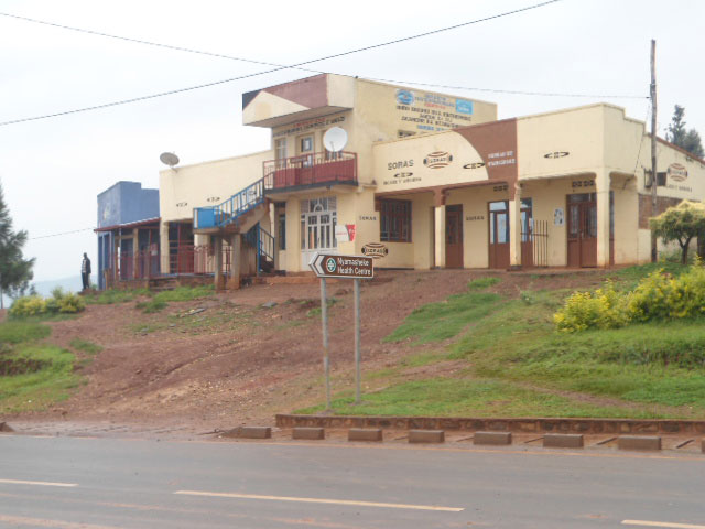 N'ubwo Nyamasheke igizwe ahanini n'igice cy'icyaro muri Centre harimo kuzamuka amazi meza y'ubucuruzi.