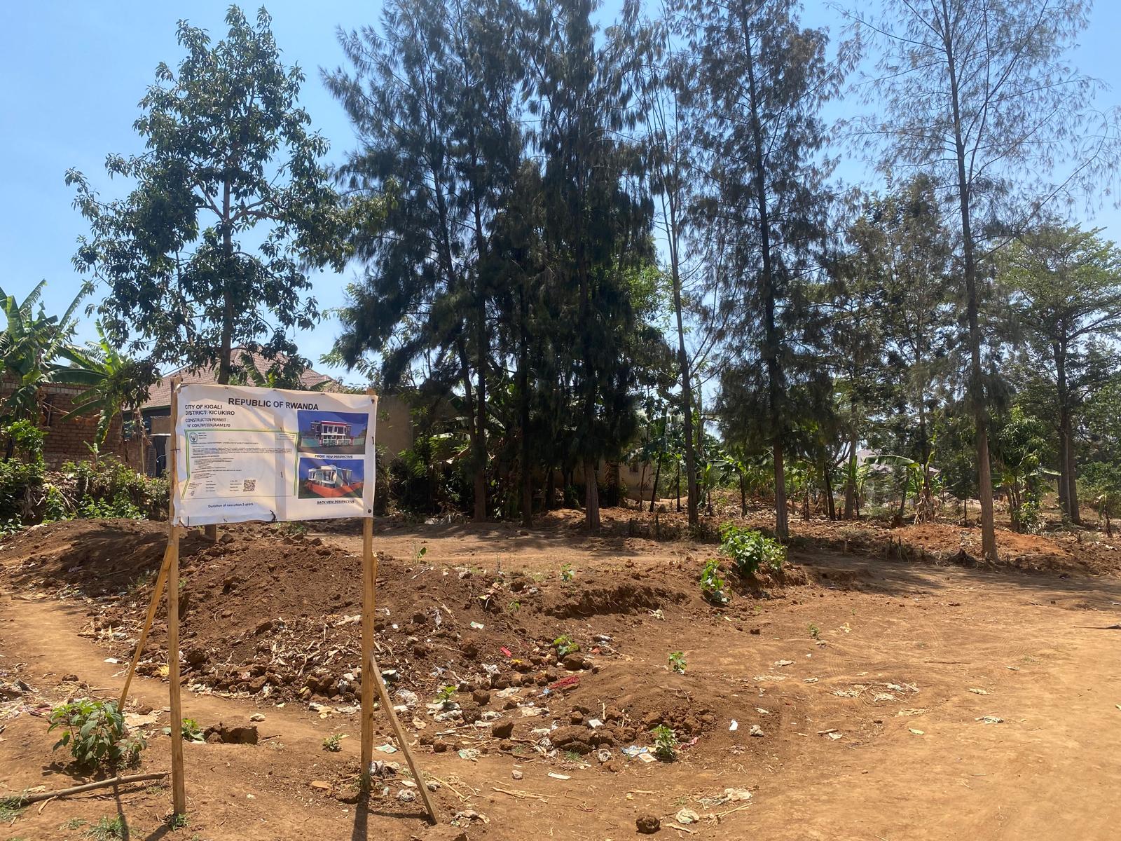 Nahimana avuga ko yabujijwe kubaka kandi afite ibyangombwa