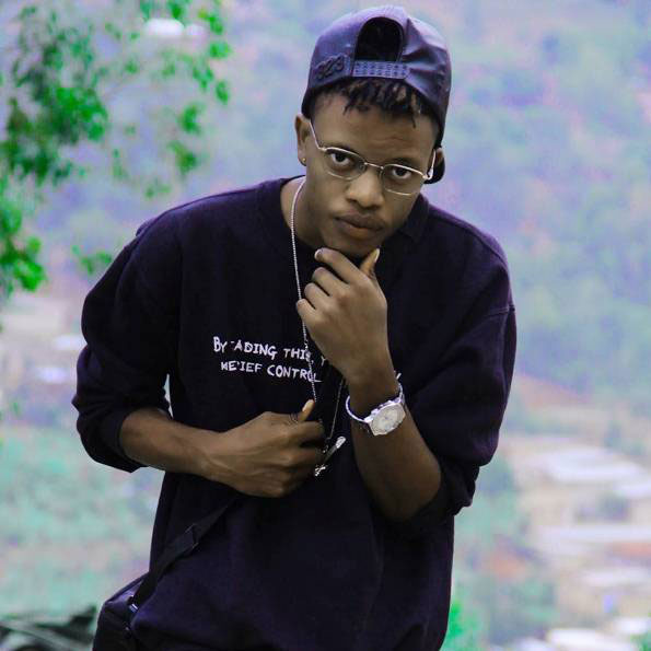 Nameless Campos wakoze amashusho y'iyo ndirimbo ntakozwa ibyo kuyasubiramo 