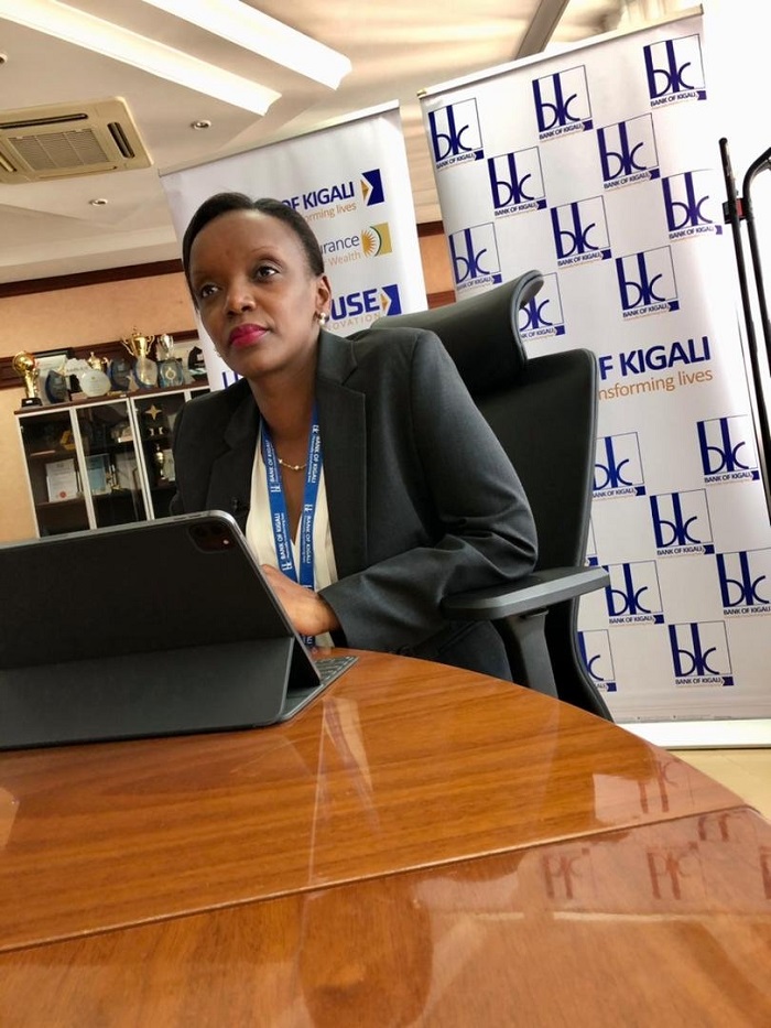 Umuyobozi ushinzwe serivisi z'imari muri BK, Nathalie Mpaka ni we wagaragaje uburyo BK yungutse mu mwaka ushize