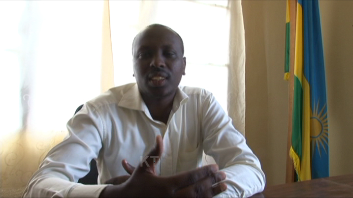 Ndamuramya yizeza abaturage ko uyu mwaka uzashira barubakiwe