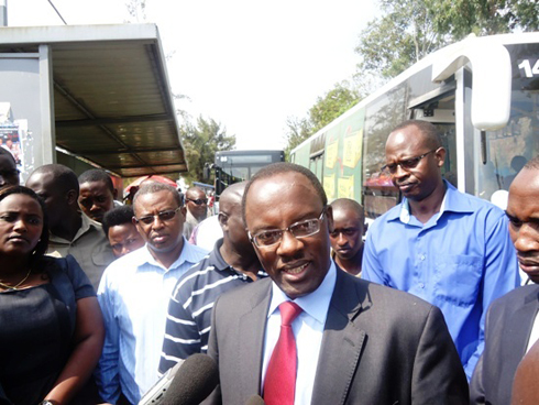 Ndayisaba Valens ahagaze iruhande rw