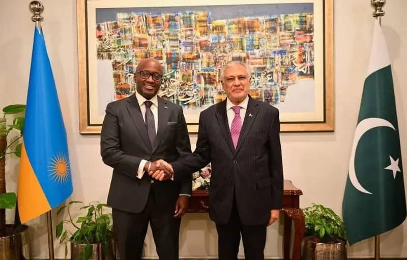 Minisitiri Nduhungirehe yakiriwe muri Pakistan 