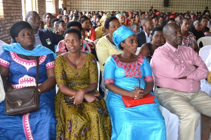 Ababyeyi barerera kuri New Vision Primary School biyemeje guhemba Rugwiro