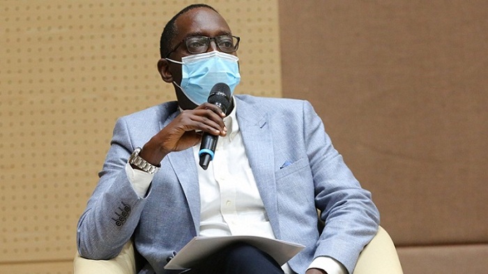 Minisitiri Ngamije asaba Abanyarwanda kwima amatwi abatesha agaciro inkingo za Covid-19