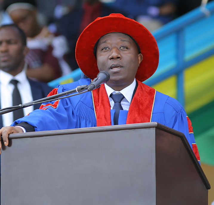 Min Edourd Ngirente yavuze ko nta Munyeshuri uzongera kubura amahirwe yo kwiga Kaminuza kubera kuburo ubushobozi bumubesha ku ishuri