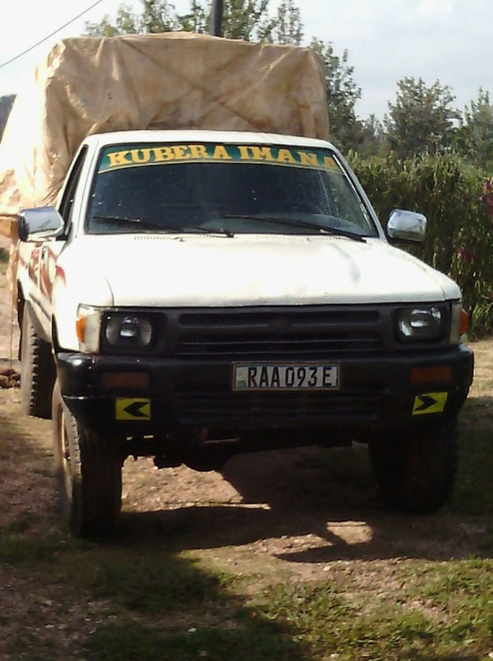 IYi modoka yaraye ifashwe itwaye ibiti by