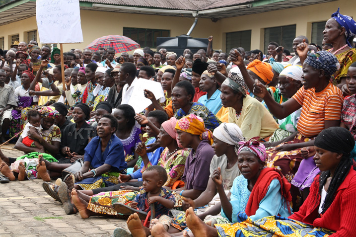 Ngo ntawe uzabajya mu matwi ku byo bisabiye babishaka 