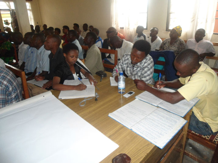 Abayobozi b'amakoperative ngo bagiye gushyira mubikorwa ibyo bahuguwe.