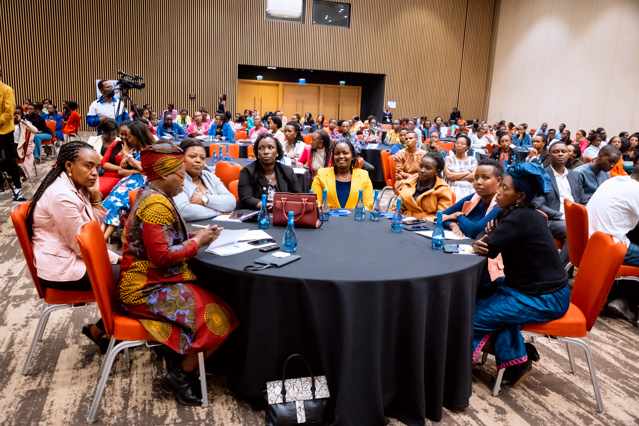 Bamwe mu bitabiriye ibyo biganiro 