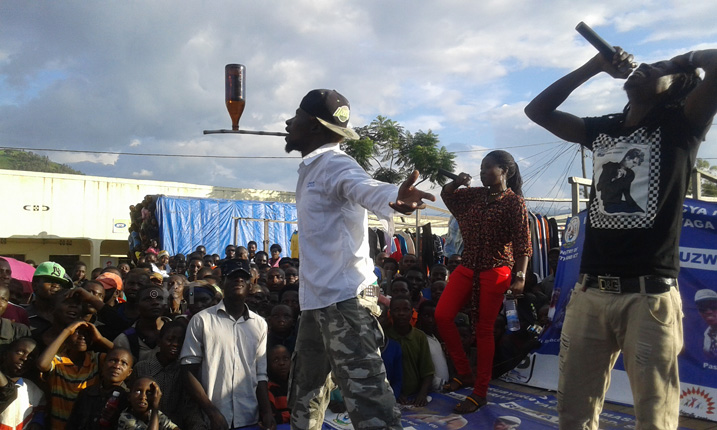 Ni uku byari byifashe babyina