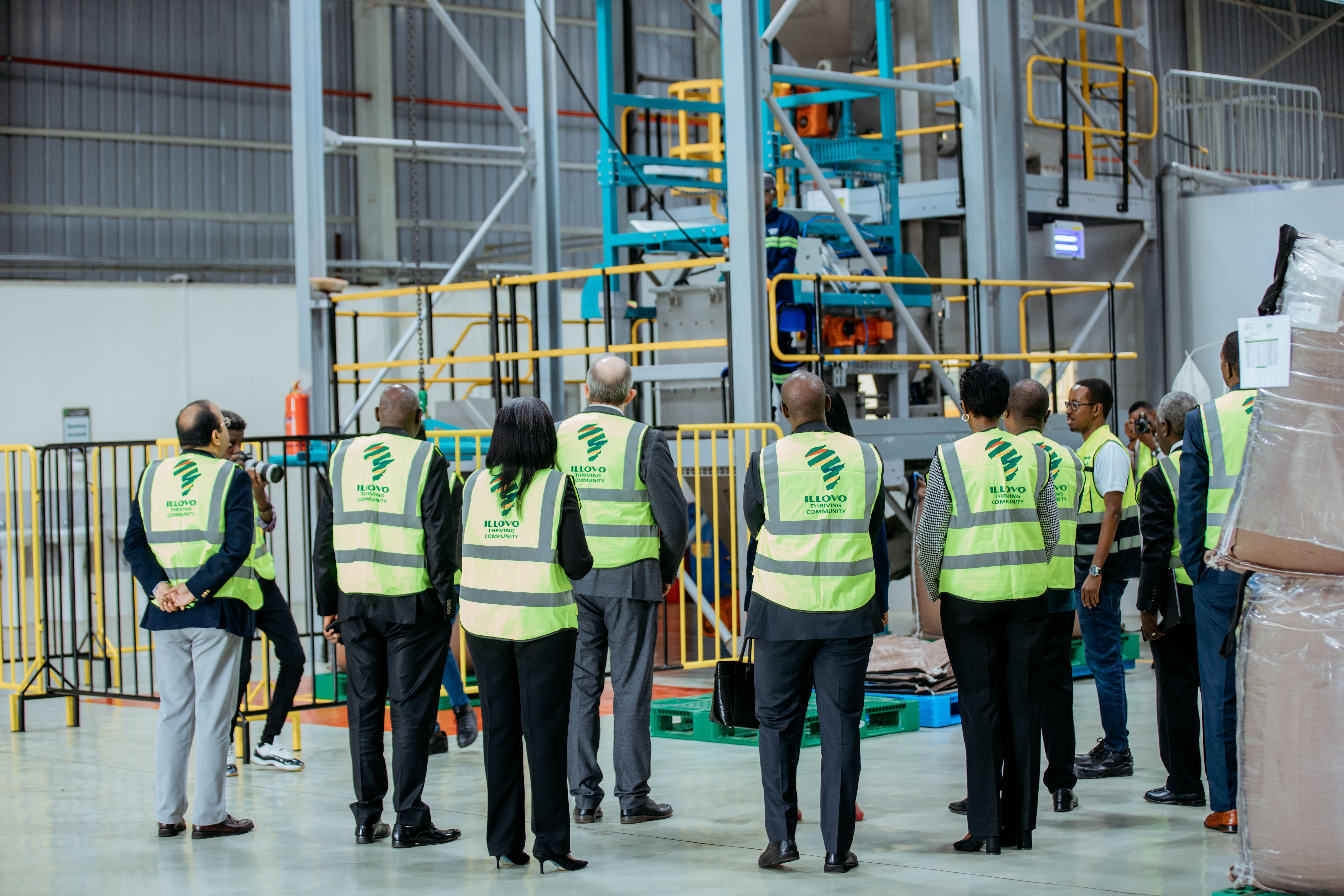 Ni uruganda rufite imashini zijyanye n'igihe kandi zifite ubushobozi bukenewe