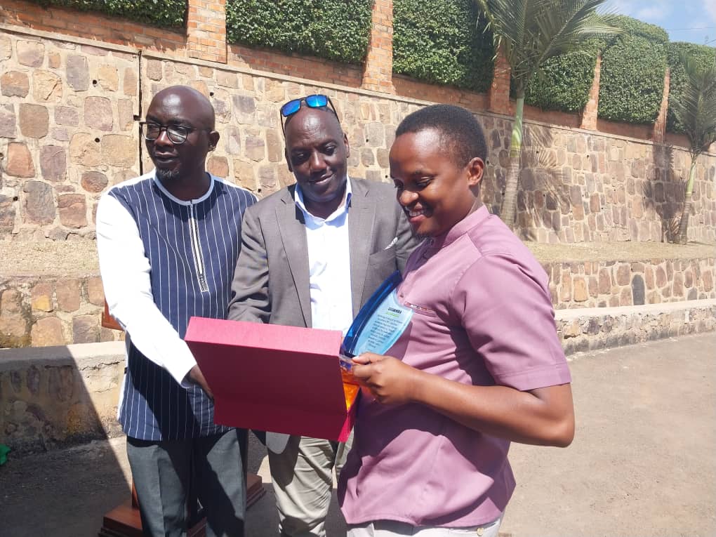 Umuyobozi w'Agateganyo wa NPD, Frank Rukundo, yahawe ishimwe kubera uruhare rwabo mu guteza imbere aka gace