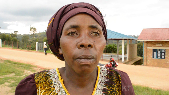 Nikuze avuga ko abana bavukiye mu buharike bavutswa uburenganzira bwabo