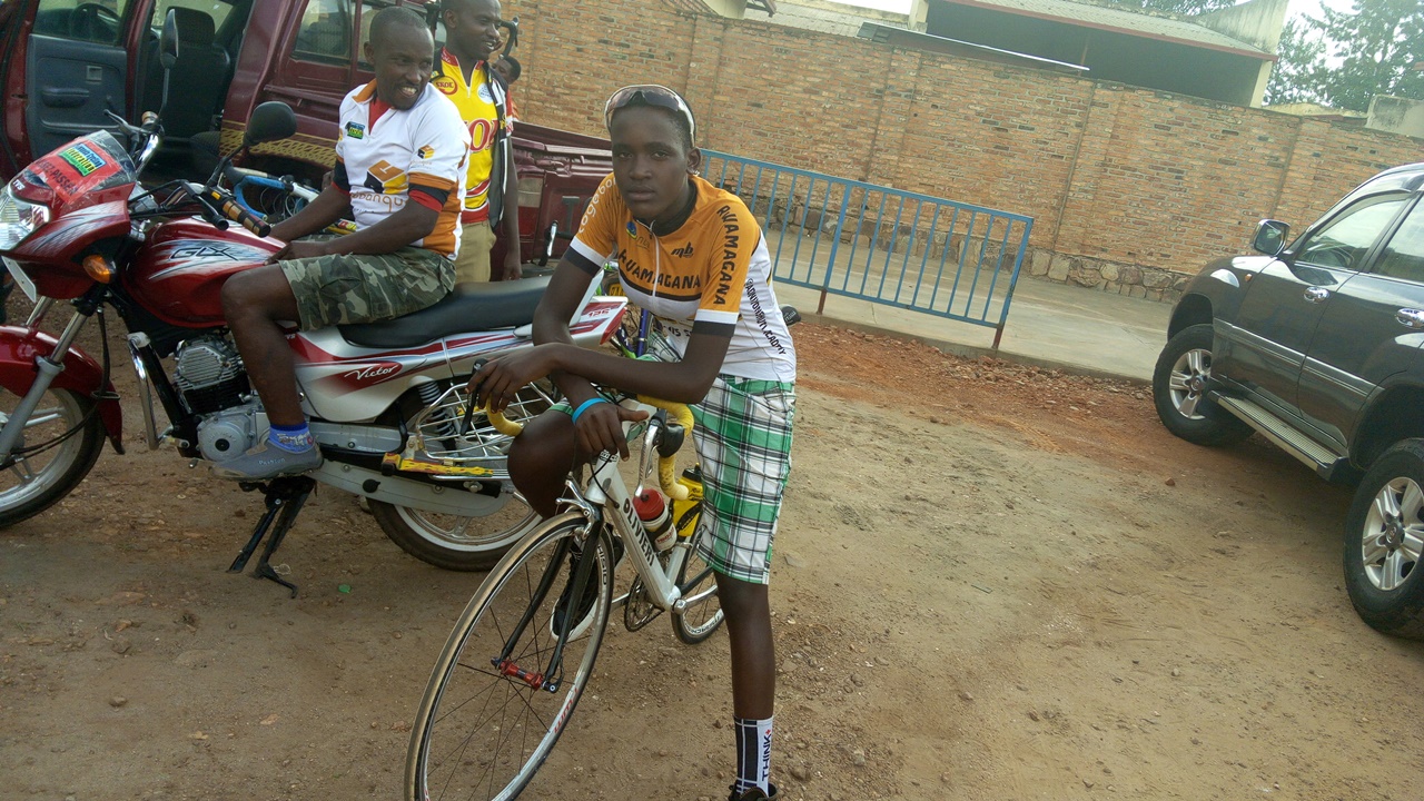 Nirere Xaveline mushiki wa Valens Ndayisenga yatsinze mu bagore.