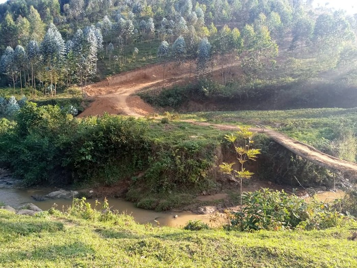 Iteme rihuza Imirenge ya Murambi na Gashari ni yo mbogamizi ngo umuhanda ube nyabagendwa