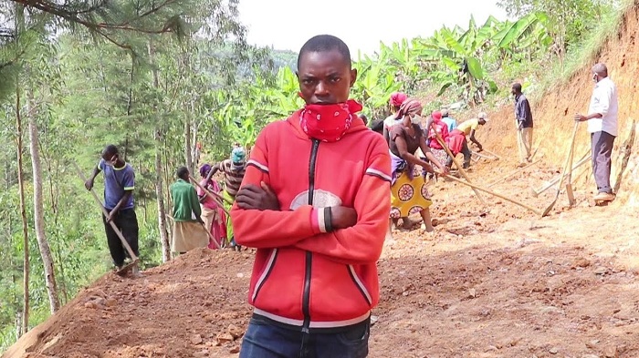 Niringiyimana ubu akoresha umushahara ahembwa na Airtel ngo yagure umuhanda we