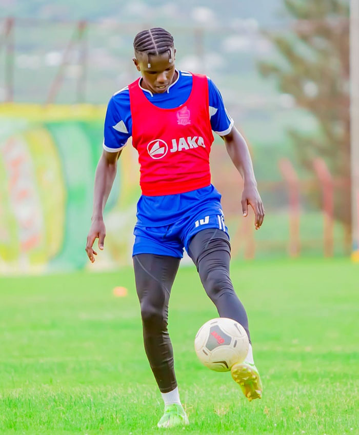 NIYIGENA Clément yagarutse mu myitozo yahinduye imiterere y'umusatsi