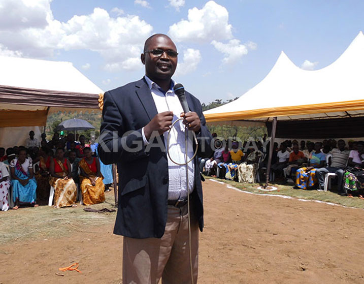 Niyitegeka avuga ko akarere kazagenzura ibigo bivugwaho guhombya abacuruzi.