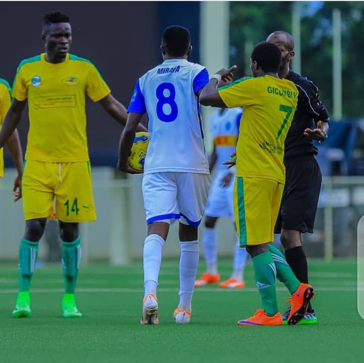 Mirafa ukunda kwambara nimero 8 yizeye kubanza mu kibuga muri Zanaco FC