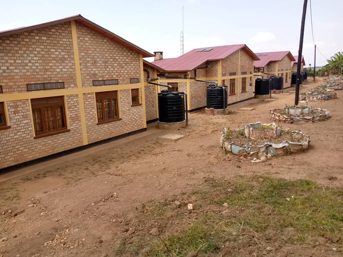 Inzu zubatswe i Nkanda zigiye zifatanye enye enye