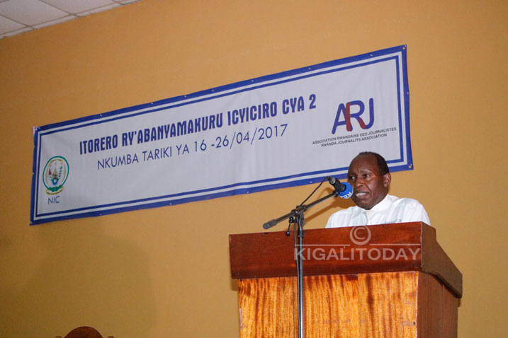 Rucagu Boniface atangiza icyiciro cya Kabiri cy'Itorero ry'Abanyamakuru i Nkumba