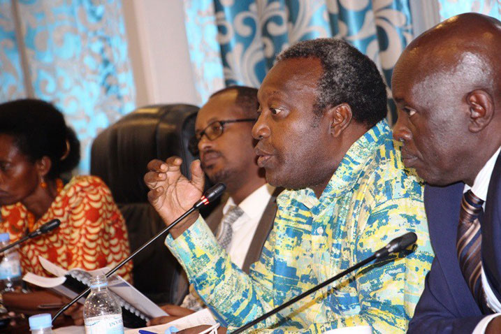 Depite Nkusi ni umwe mu badepite bafatwa nk'inararibonye ndetse akaba azwiho ubunyangamugayo muri komisiyo y'imicungire y'imari ya Leta (PAC)