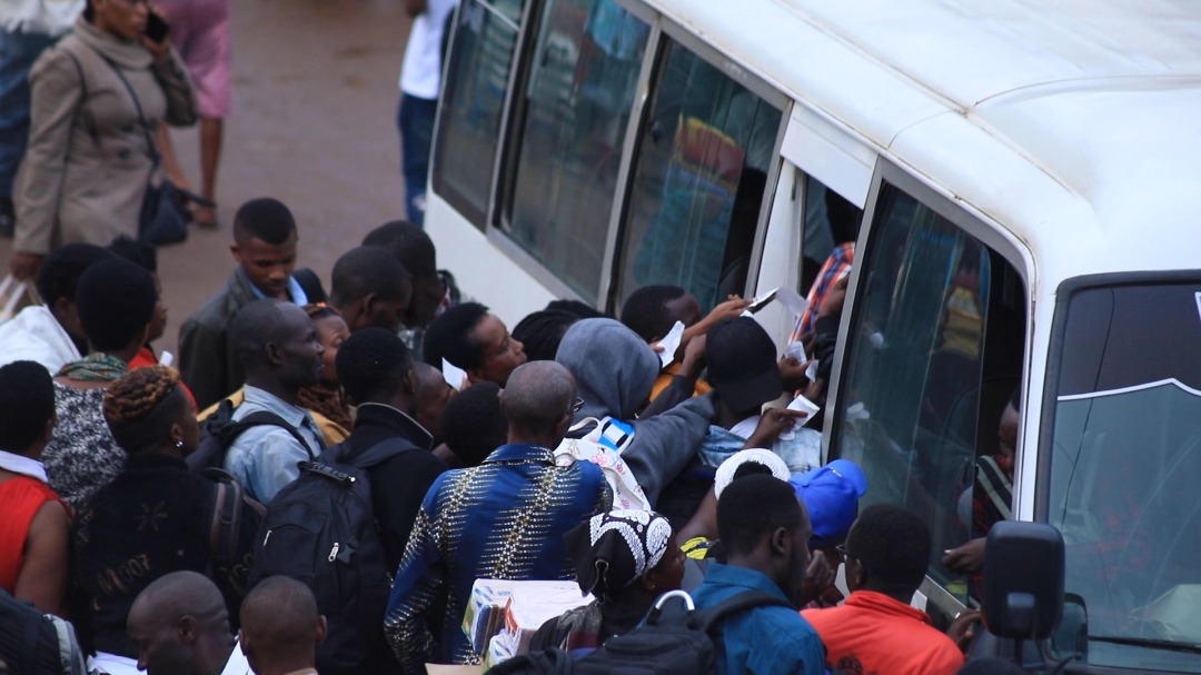 Benshi bakora ingendo bigatuma kubona imodoka bitoroha