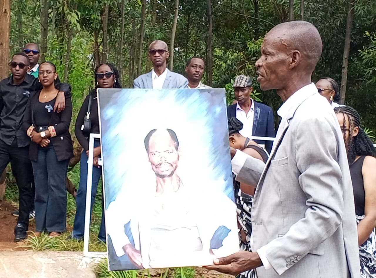 Nsengiyumva avuga ko yahisemo gukoresha ifoto ya Sonariyeri, mu rwego rwo gushimira abantu bose banze kwijandika muri Jenoside ahubwo bagatabara abahigwaga