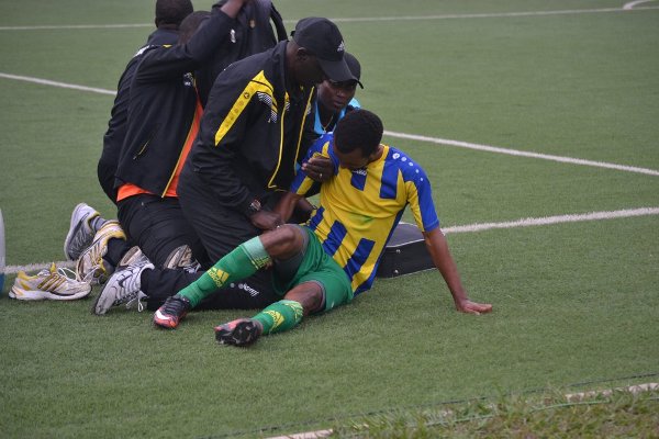 Ukuboko kwa Nshuti Savio Dominique kwacomotsemo ubwo yari arimo gukinira AS Kigali