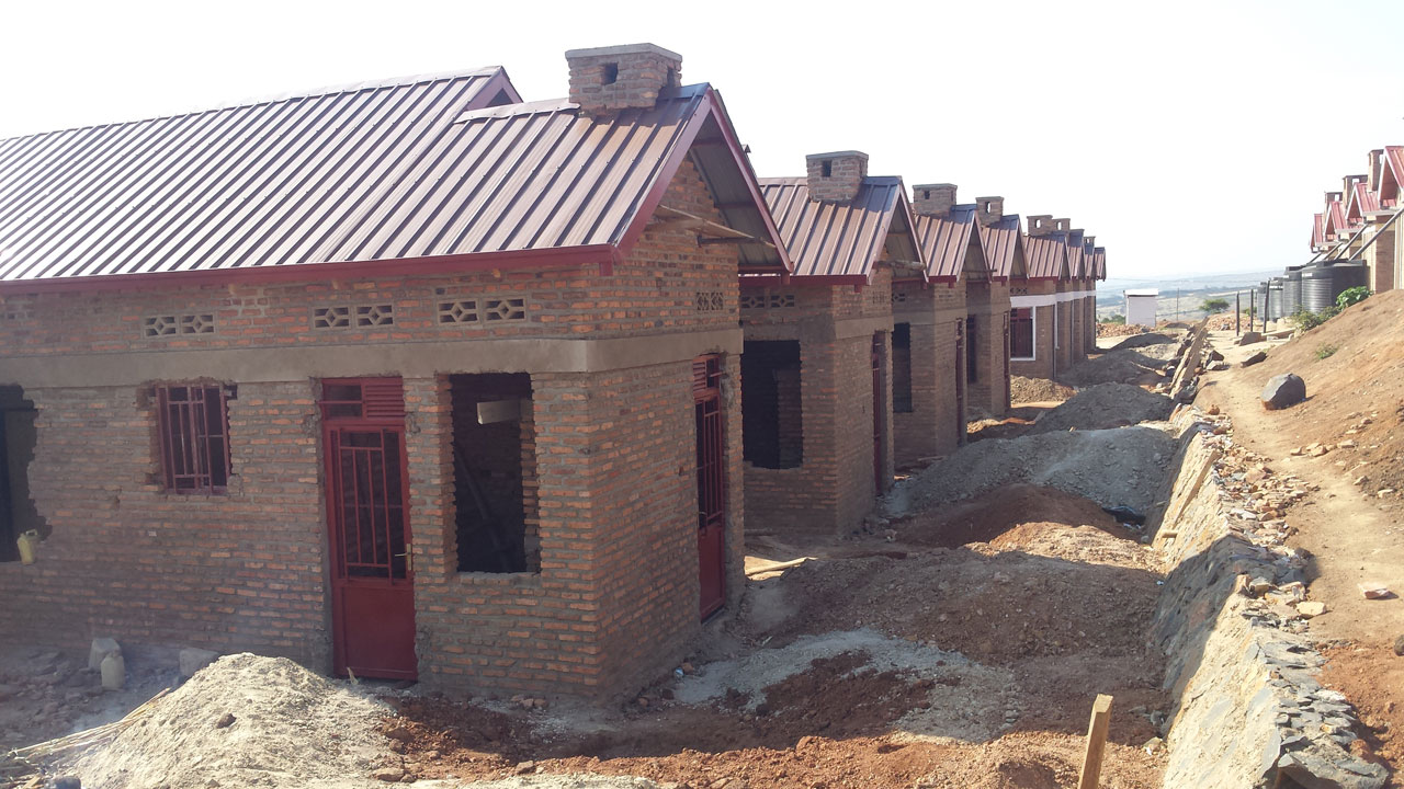 izo nzu zitaruye abaturage kandi nta madirishya zifite