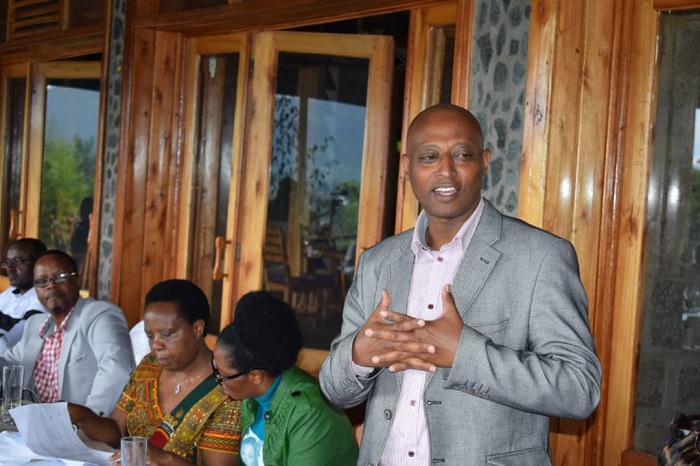 Ntagozera Tom, Umuyobozi wungirije w'Ishyirahamwe ry'Abanyarwanda baba mu mahanga ni we wari uyoboye iri tsinda