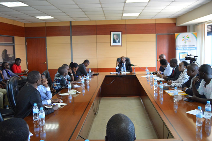 Komiseri mukuru muri RRA yabwiye abanyamakuru ko hari ingamba zo gukuramo igihombo zirimo kongera umubare w'abasora no gukurikirana imisoro itinjizwaga neza.