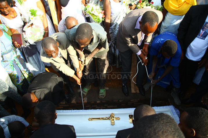 Nyakwigendera Ntivuguruzwa yashyinguwe mu cyubahiro 