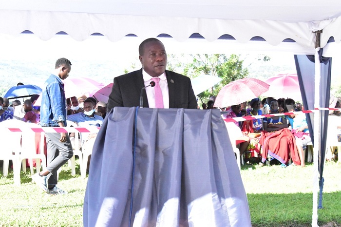 Minisitiri Gatabazi asaba ko kubaka inzu y'amateka byava mu magambo bigashyirwa mu bikorwa