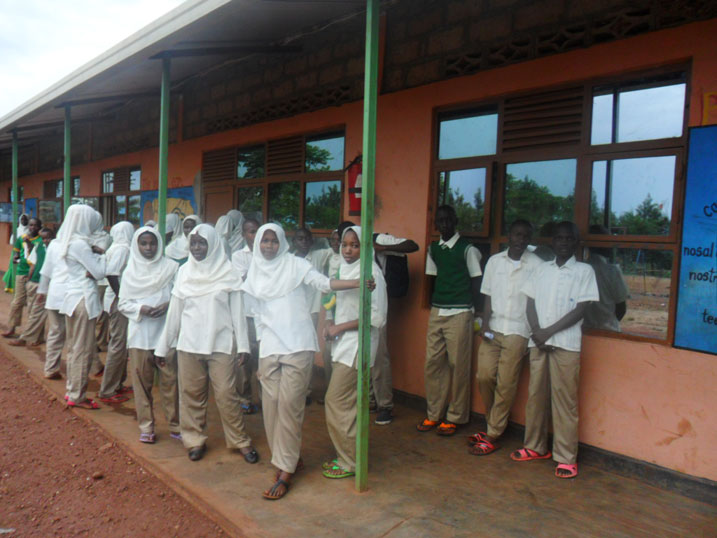 Nubwo bambaye nk'abayisiramu bose siho basengera.