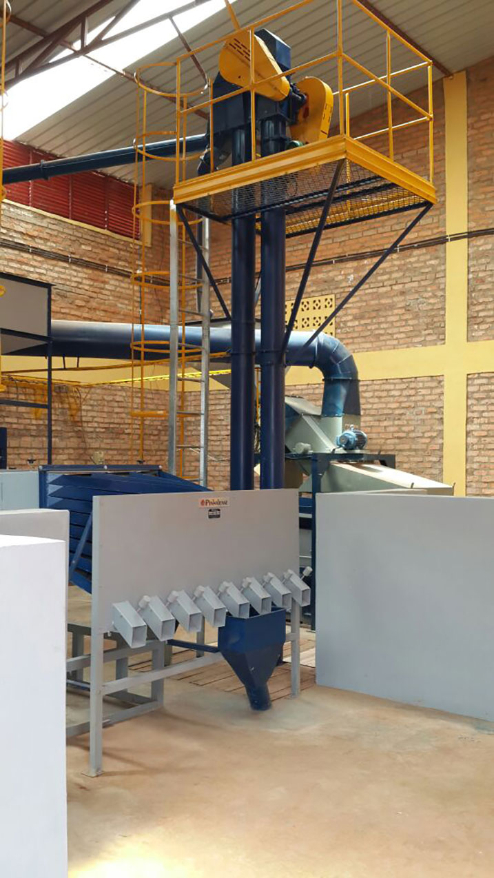 Nubwo batashye uruganda rutonora kawa umuriro w'amashyanyarazi ntuhagera.