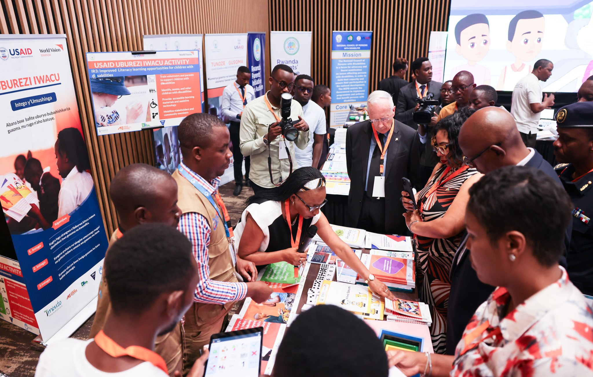 Nubwo hari imfashanyigisho zakozwe n'izirimo gukorwa ariko ngo ziracyari nke