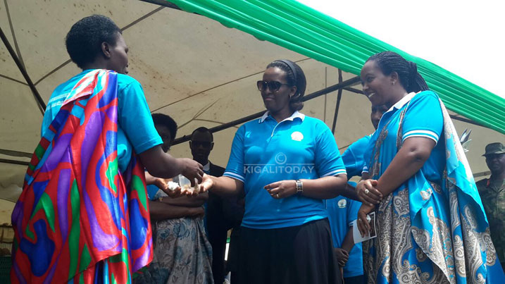 Madame Jeannette Kagame yifatanyije n'abagore bo mu Karere ka Nyabihu kwizihiza umunsi mpuzamahanga wabahariwe