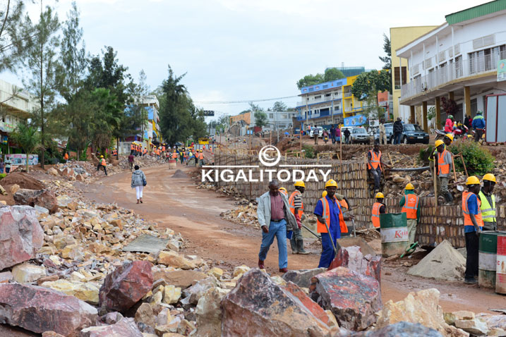 Aho bubaka hameze nk'urukuta niho hazagabanya imodoka zizamuka n'izimanuka.