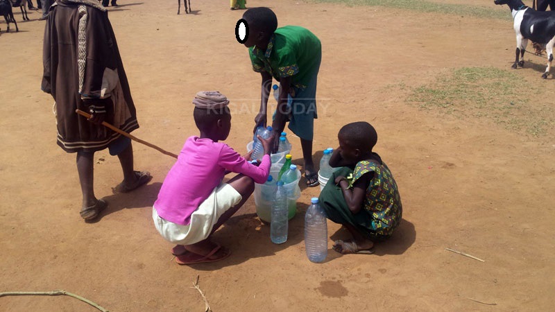 Aba bo bacuruza amazi 